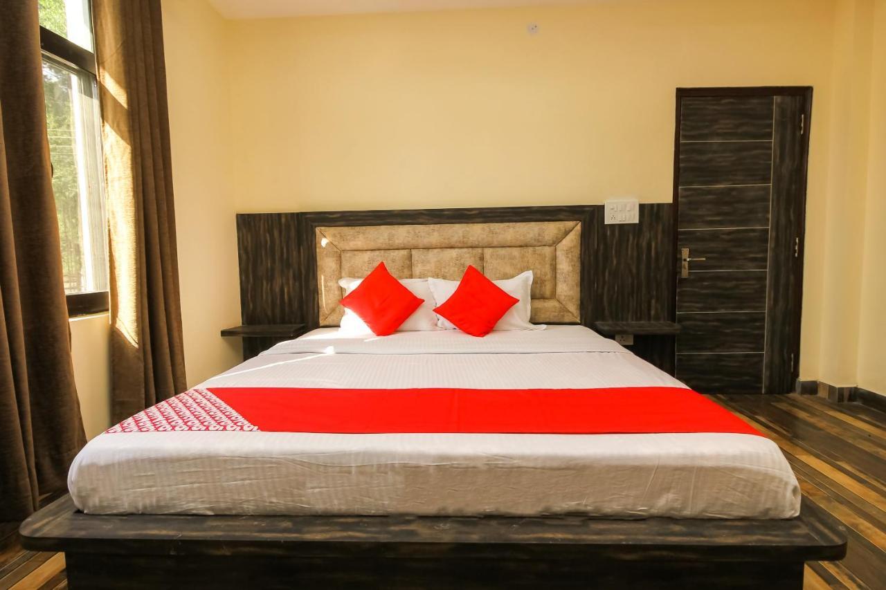 דרמסאלה Oyo 39391 Jk Guest House מראה חיצוני תמונה