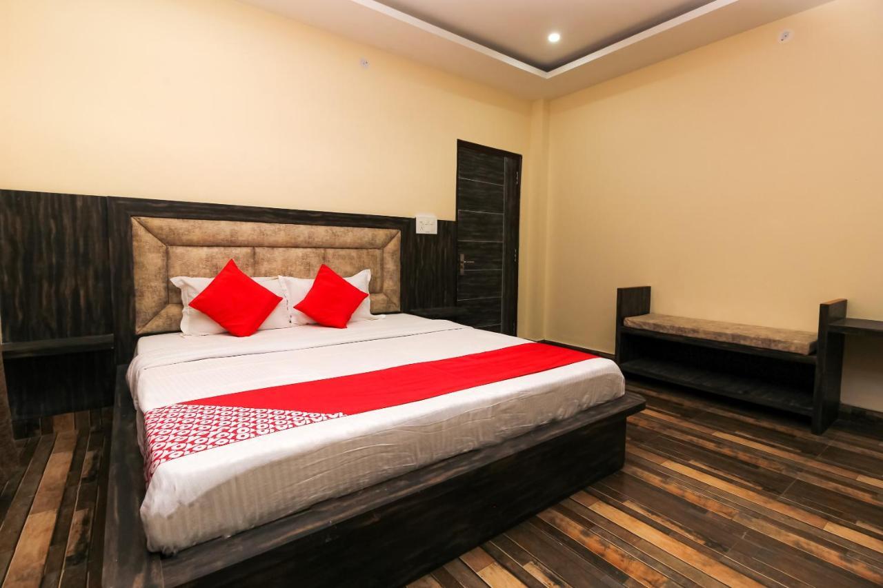 דרמסאלה Oyo 39391 Jk Guest House מראה חיצוני תמונה