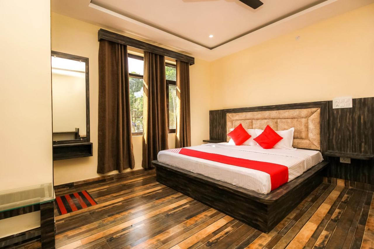 דרמסאלה Oyo 39391 Jk Guest House מראה חיצוני תמונה