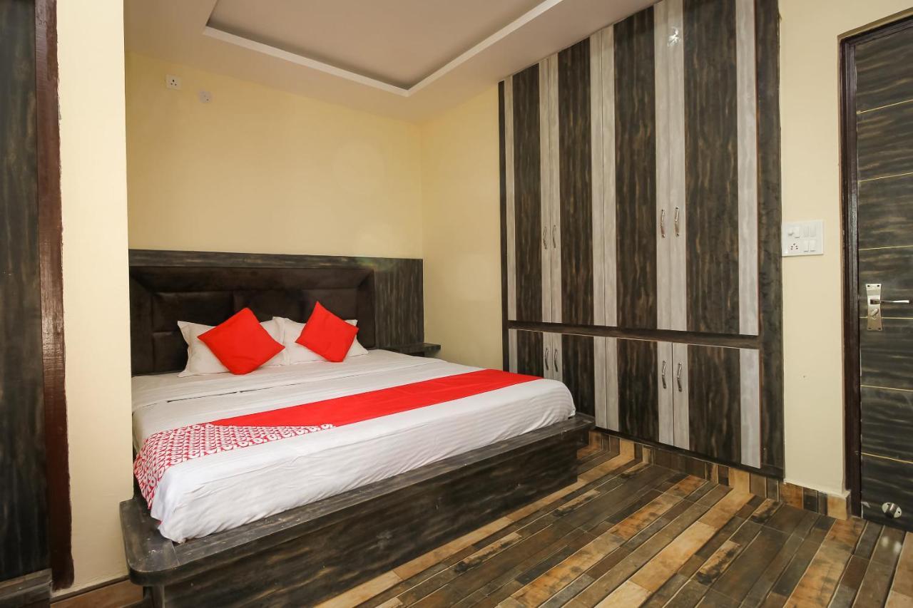 דרמסאלה Oyo 39391 Jk Guest House מראה חיצוני תמונה